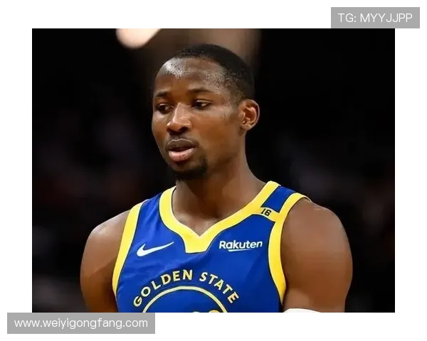 勇士因霍福德表现不佳积极寻求中锋交易以增强阵容实力 勇士因霍福德表现不佳积极寻求中锋交易以增强阵容实力